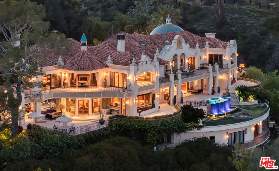 10066 Cielo Dr, Beverly Hills, CA 90210