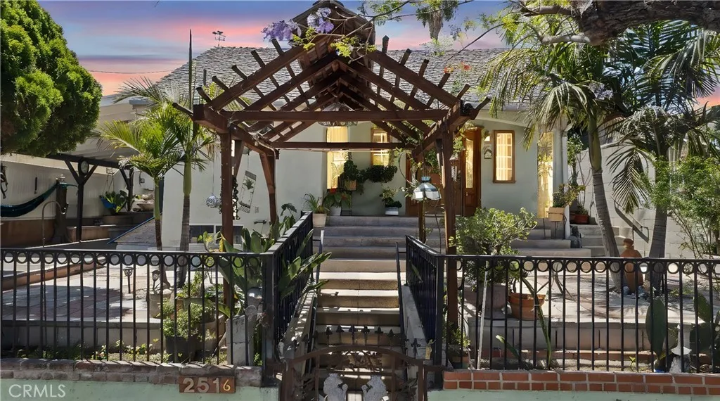 2516 Alcazar St, Los Angeles, CA 90033