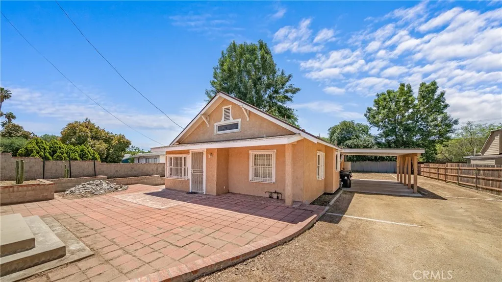 10824 Foothill Blvd, Sylmar, CA 91342