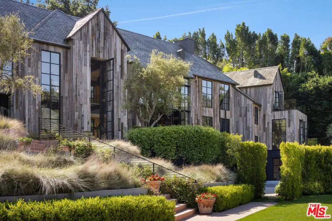2650 Benedict Canyon Dr, Beverly Hills, CA 90210