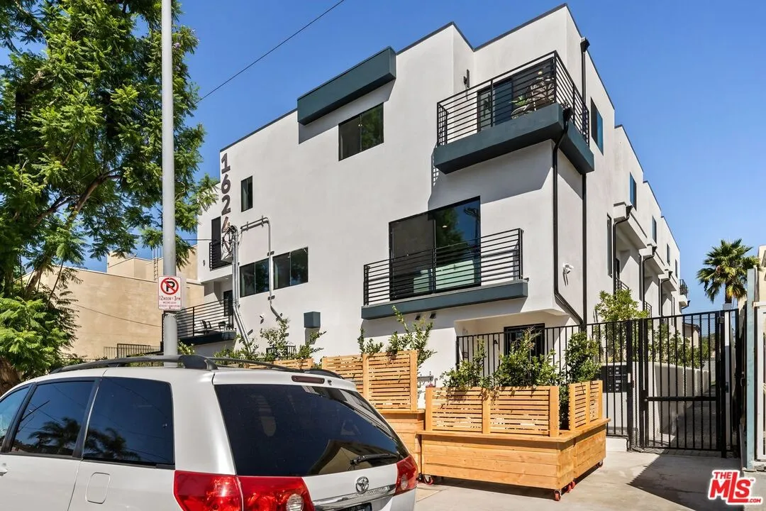 1624 N Normandie Ave Apt C, Los Angeles, CA 90027