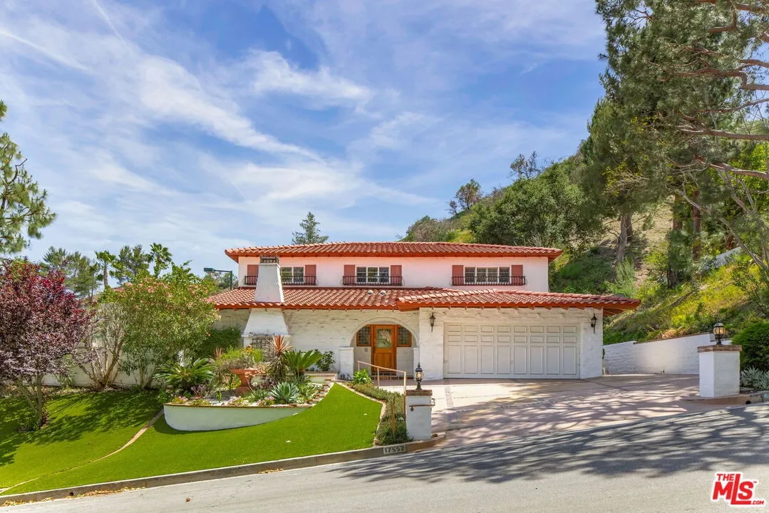 17552 Camino De Yatasto, Pacific Palisades, CA 90272